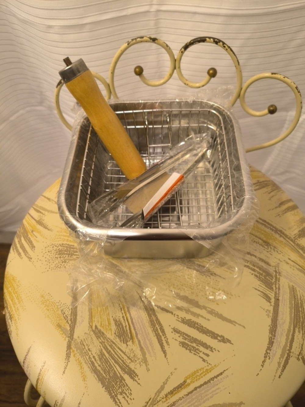 Stainless Steel Frying Basket with Wooden Handle - Silver and Natural Wood